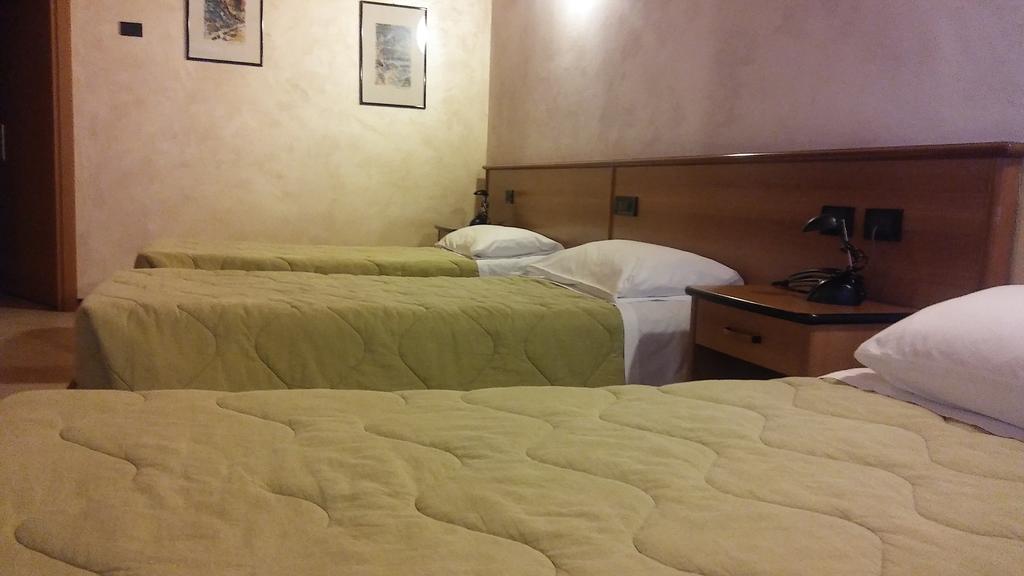 Hotel Tolin Ronco allʼAdige Buitenkant foto